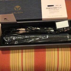Calista Heated Round Brush New in Box
